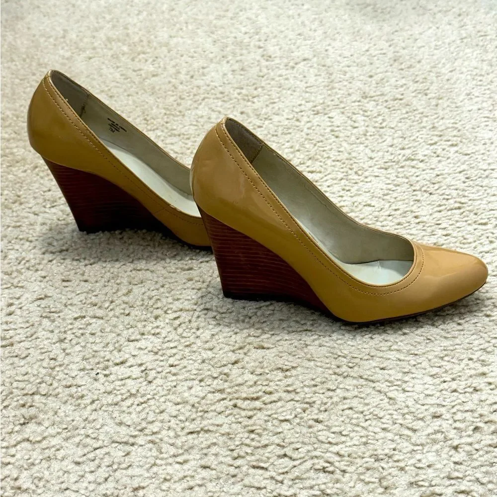 Cole Haan Tan Almond Toe 3 3/4” Wedge Heel Pumps Women’s Sz 7M